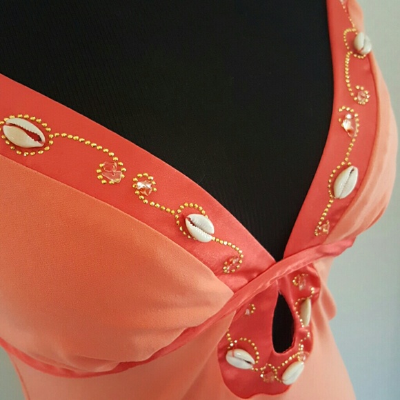 Keyhole Tank with Puka Shell Detail - Picture 4 of 6