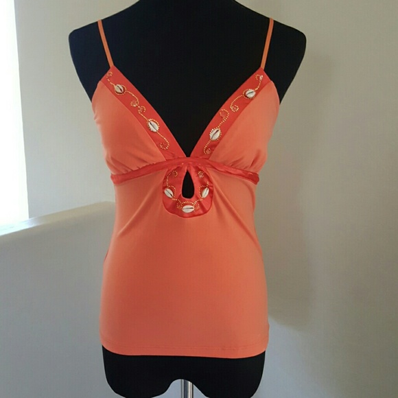 Keyhole Tank with Puka Shell Detail - Picture 6 of 6