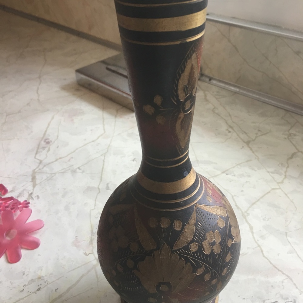 Vase - Picture 2 of 3