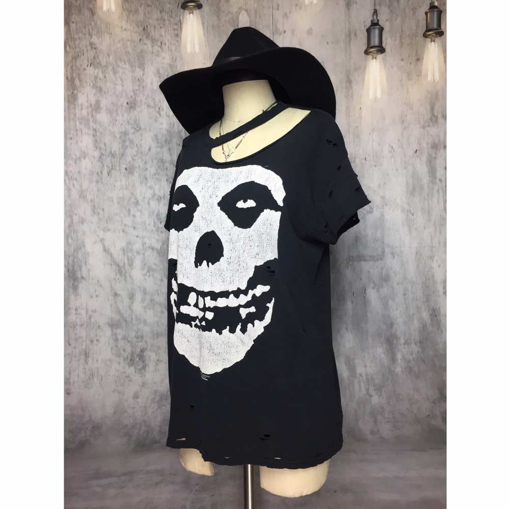 MISFITS REWORKED DISTRESSED GRAPHIC BAND TSHIRT!! - Picture 2 of 8