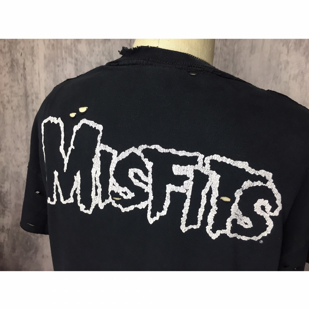 MISFITS REWORKED DISTRESSED GRAPHIC BAND TSHIRT!! - Picture 6 of 8