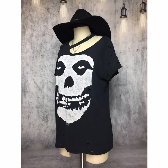 MISFITS REWORKED DISTRESSED GRAPHIC BAND TSHIRT!! - Picture 2 of 8