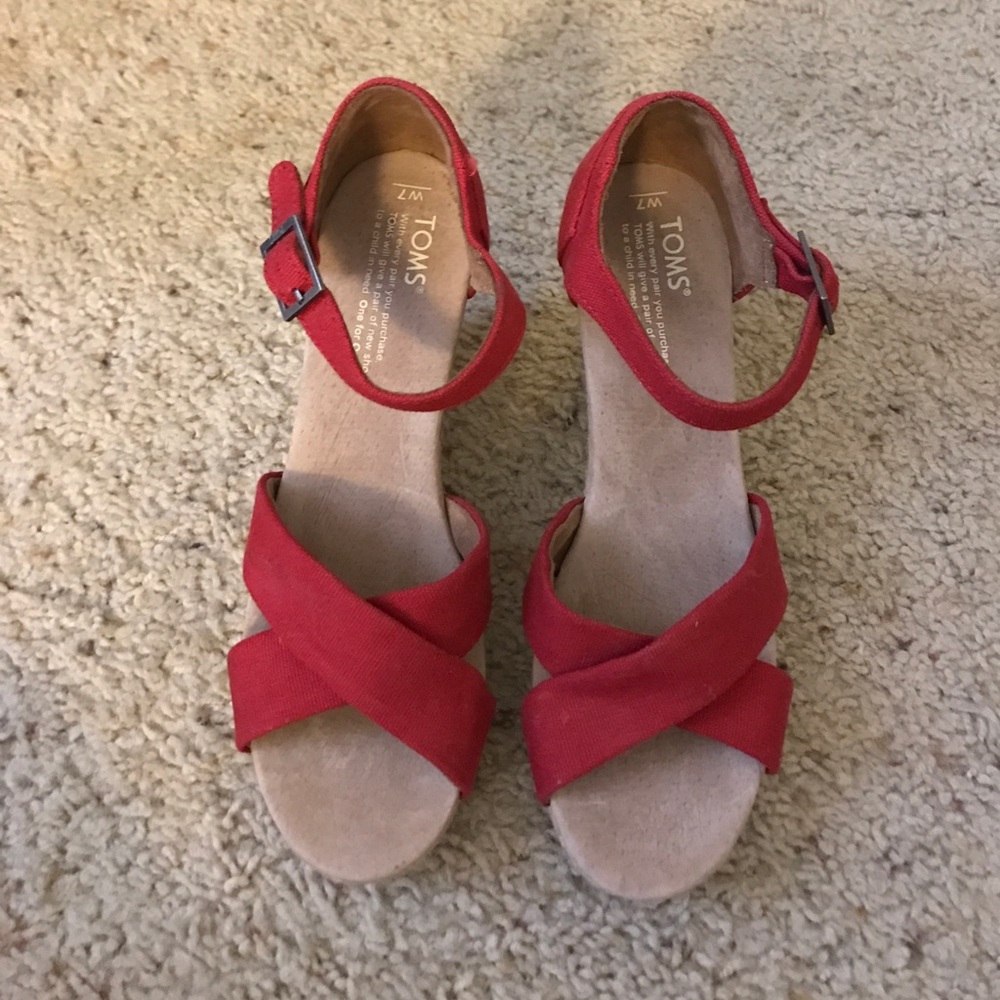 BNWOT TOMS Red Wedges
