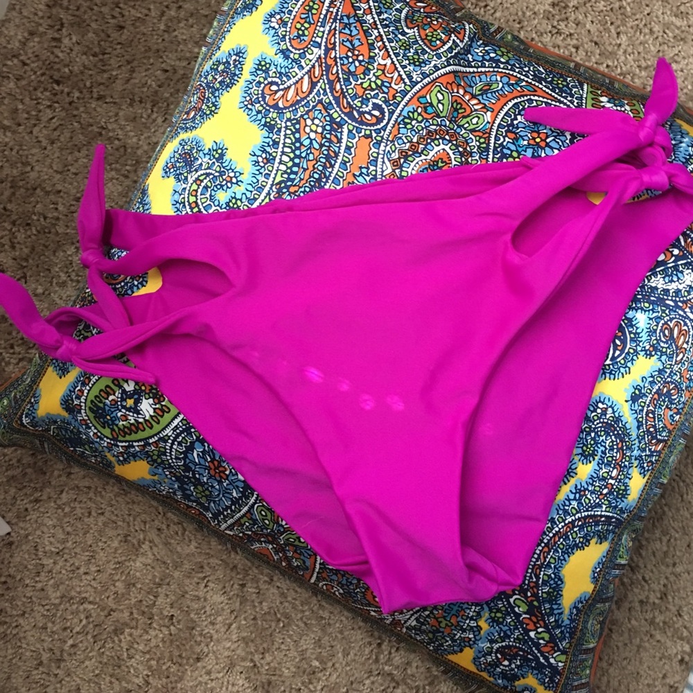 O'Neil Swimsuit - Picture 3 of 3