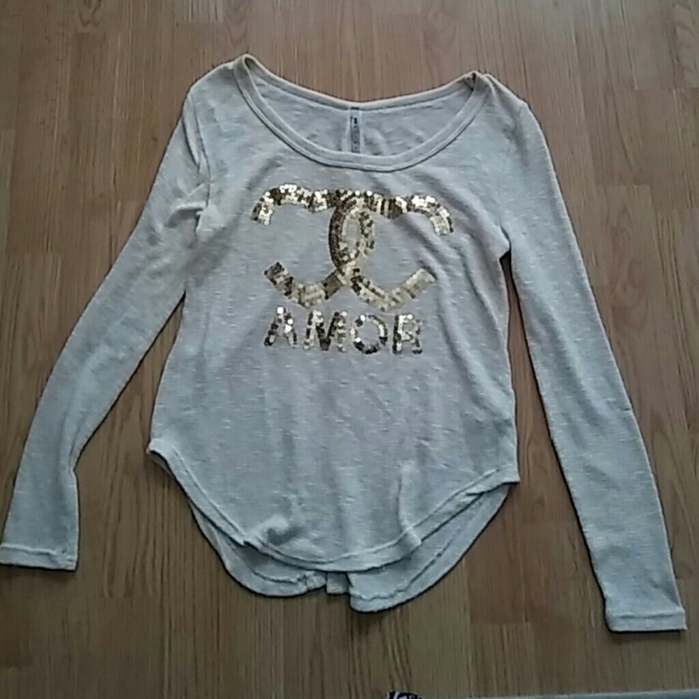 Long sleeve cream & gold shirt