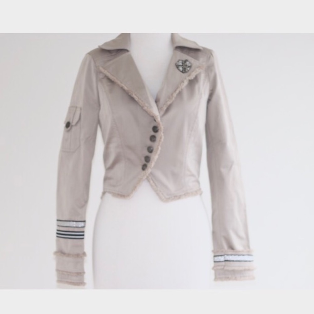 Jacket - Picture 3 of 4