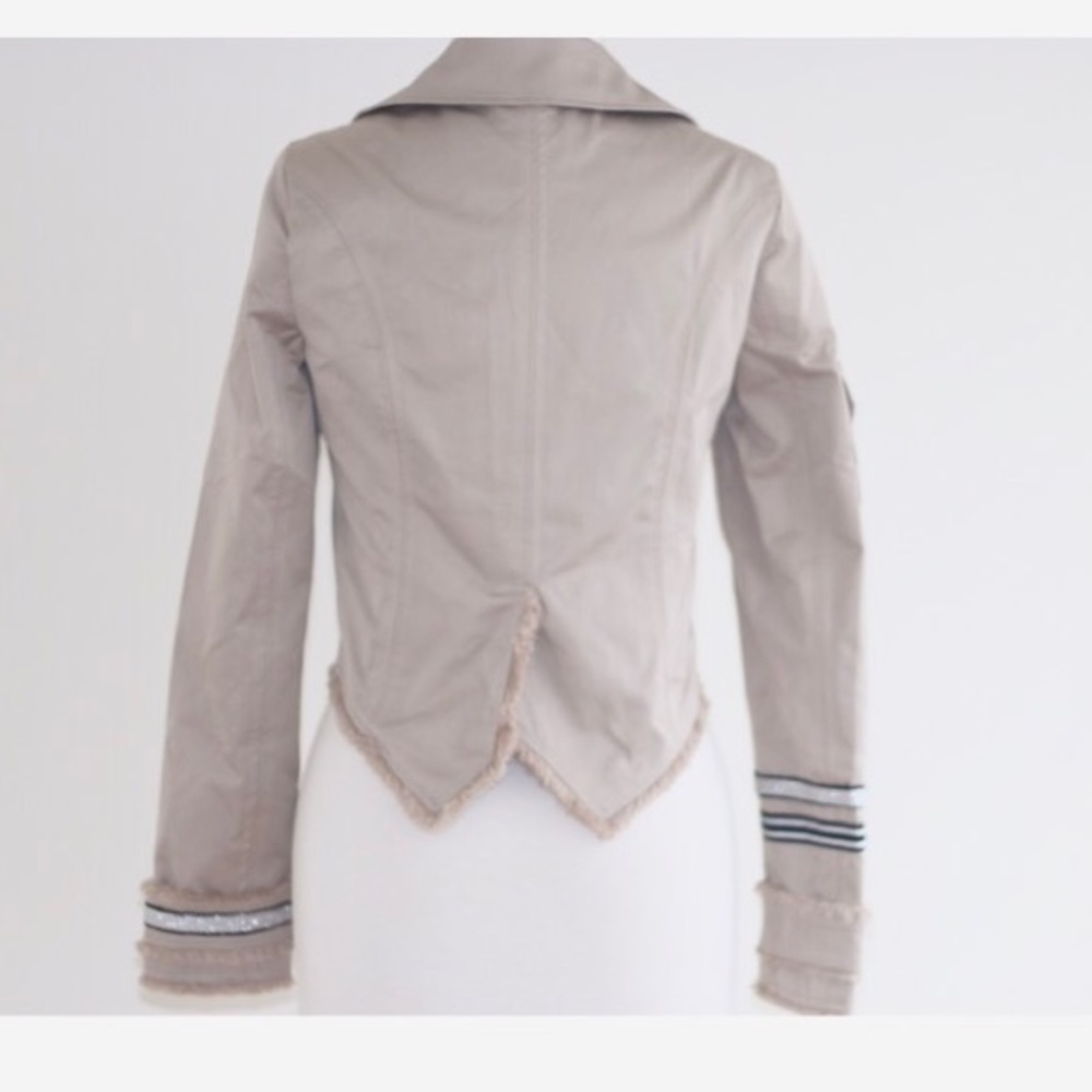 Jacket - Picture 4 of 4