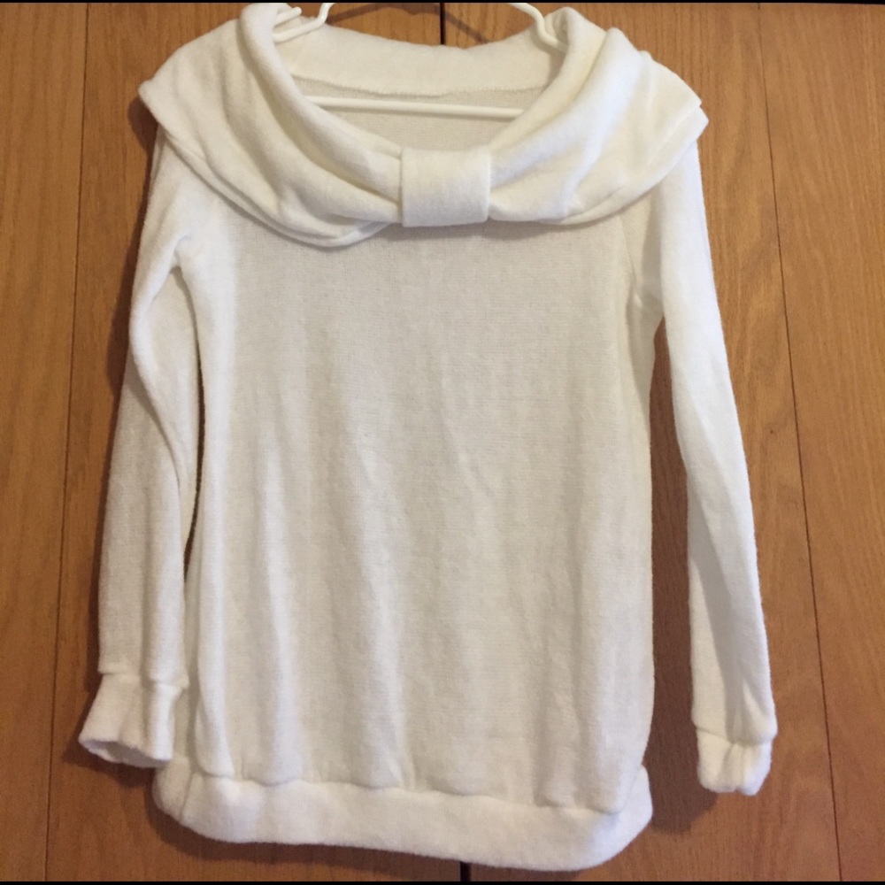 Off-shoulder sweater