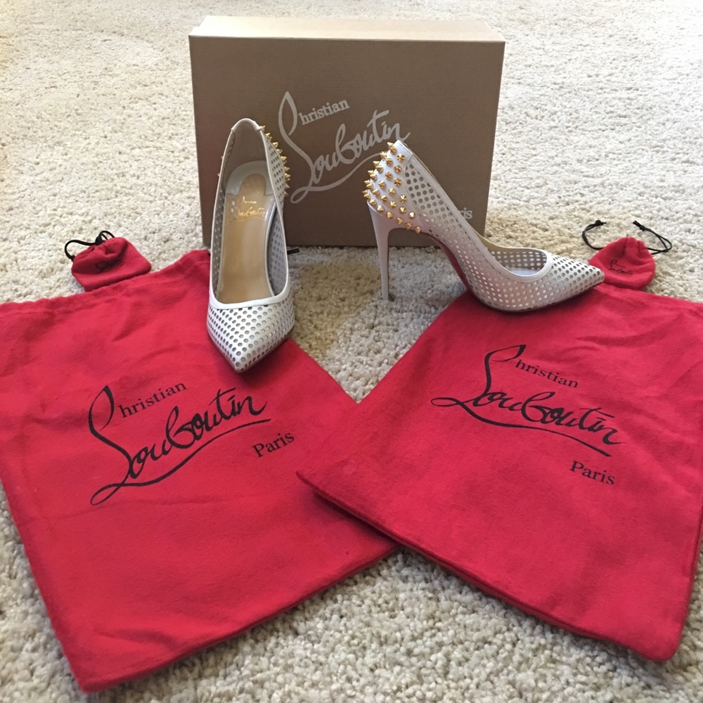 SOLD ON ANOTHER SITE!! Christian Louboutin Pump!!