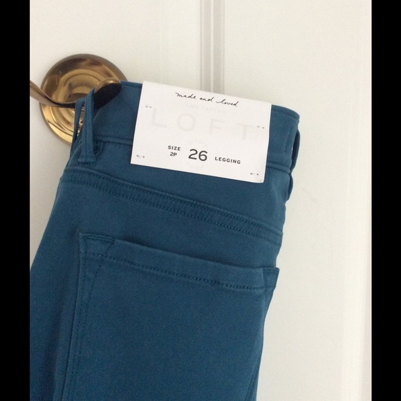 Ann Taylor Loft sateen leggings. - Picture 2 of 5