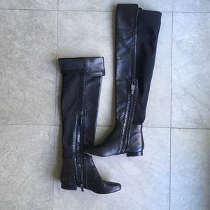 EUC black leather Vince Camuto boots. Sz 5