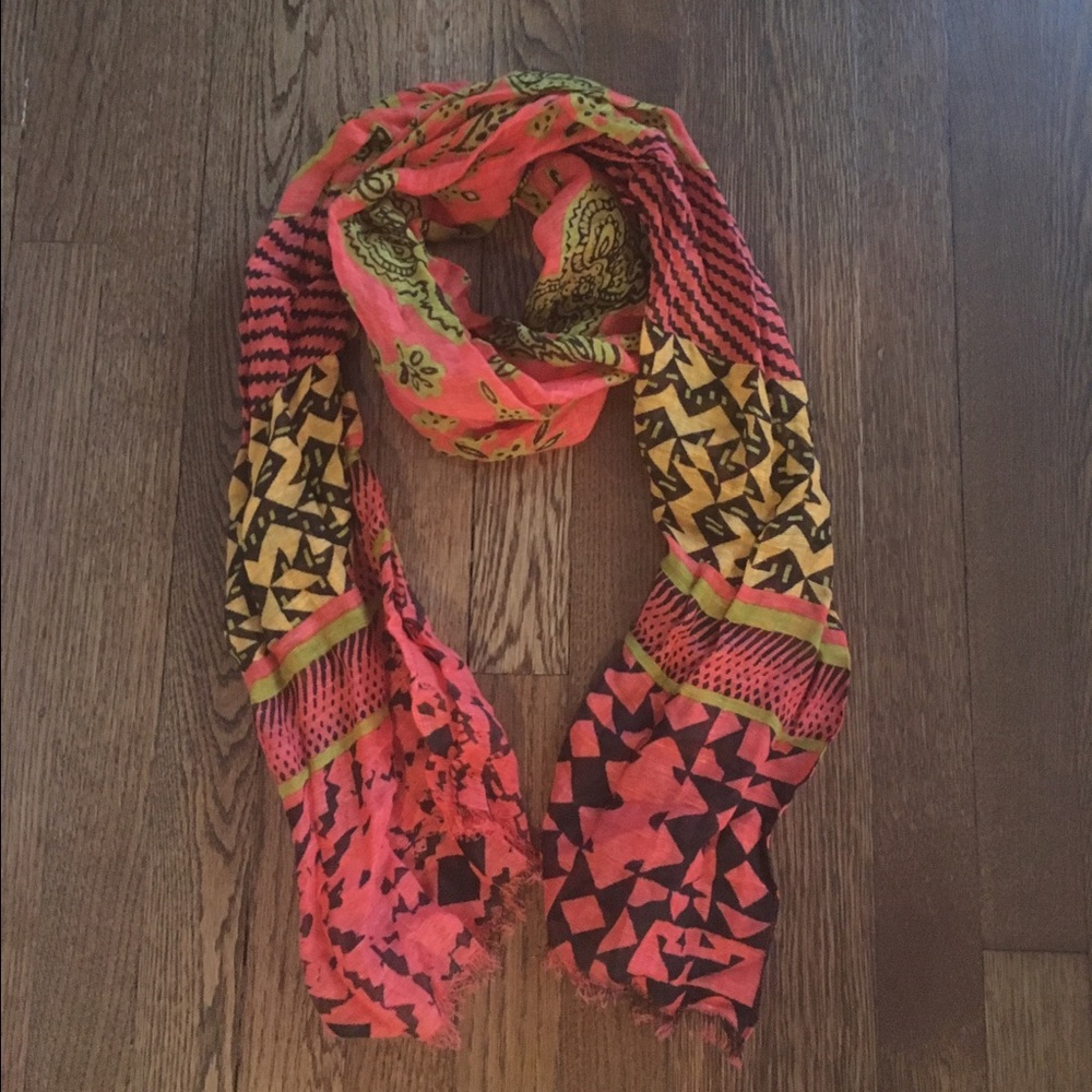 Patterned Linen Scarf