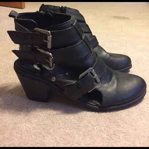 GUESS ankle booties