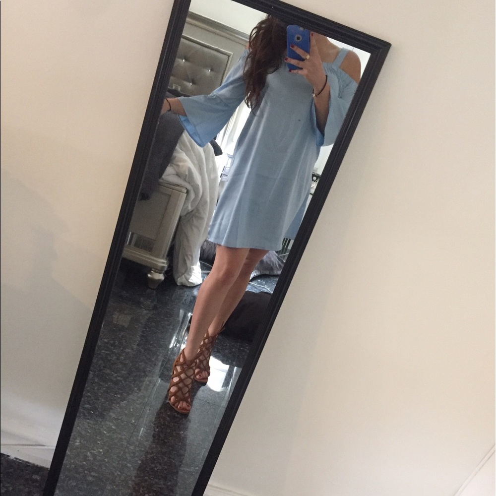 ONE LEFT!!!! 🆕 CLEARANCE 💕‼️🎉💥 blue dress. - Picture 3 of 5