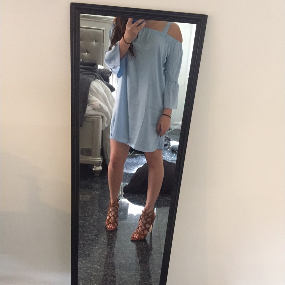 ONE LEFT!!!! 🆕 CLEARANCE 💕‼️🎉💥 blue dress. - Picture 4 of 5