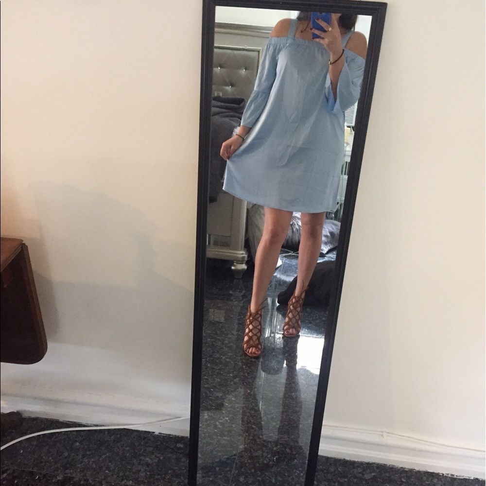 ONE LEFT!!!! 🆕 CLEARANCE 💕‼️🎉💥 blue dress. - Picture 5 of 5