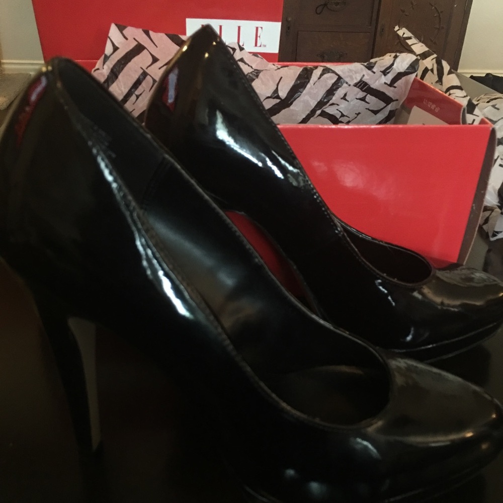 Elle Black Heels - Size 9, Style: Elyelena, Black
