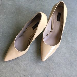 Joan & David nude heels. Sz 5.5