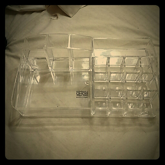 Makeup holder - Picture 1 of 4