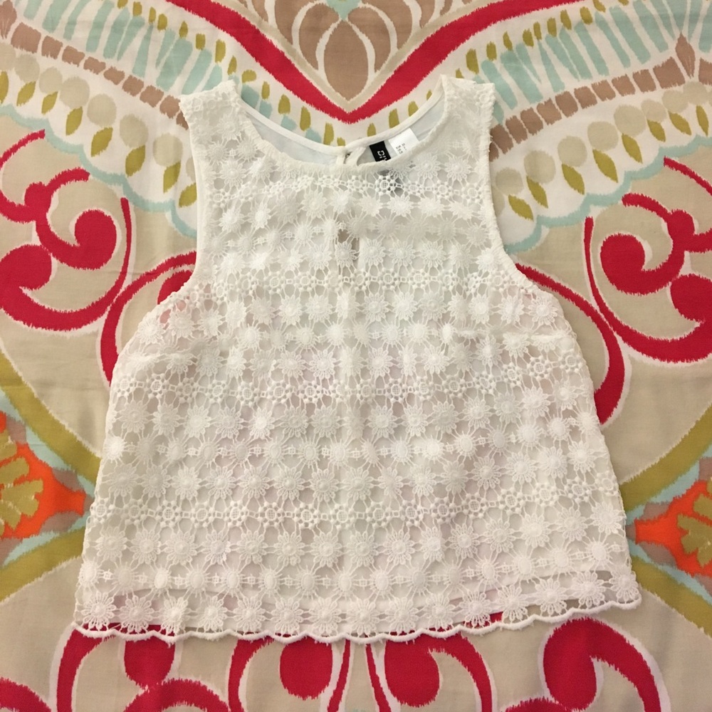 Summery crochet-front crop top