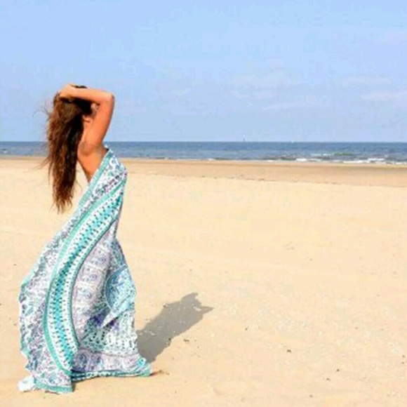 Restocking ๐ฆ 5โ Rated! Large Boho Beach Wrap / Mandala Tapestry - Picture 2 of 3