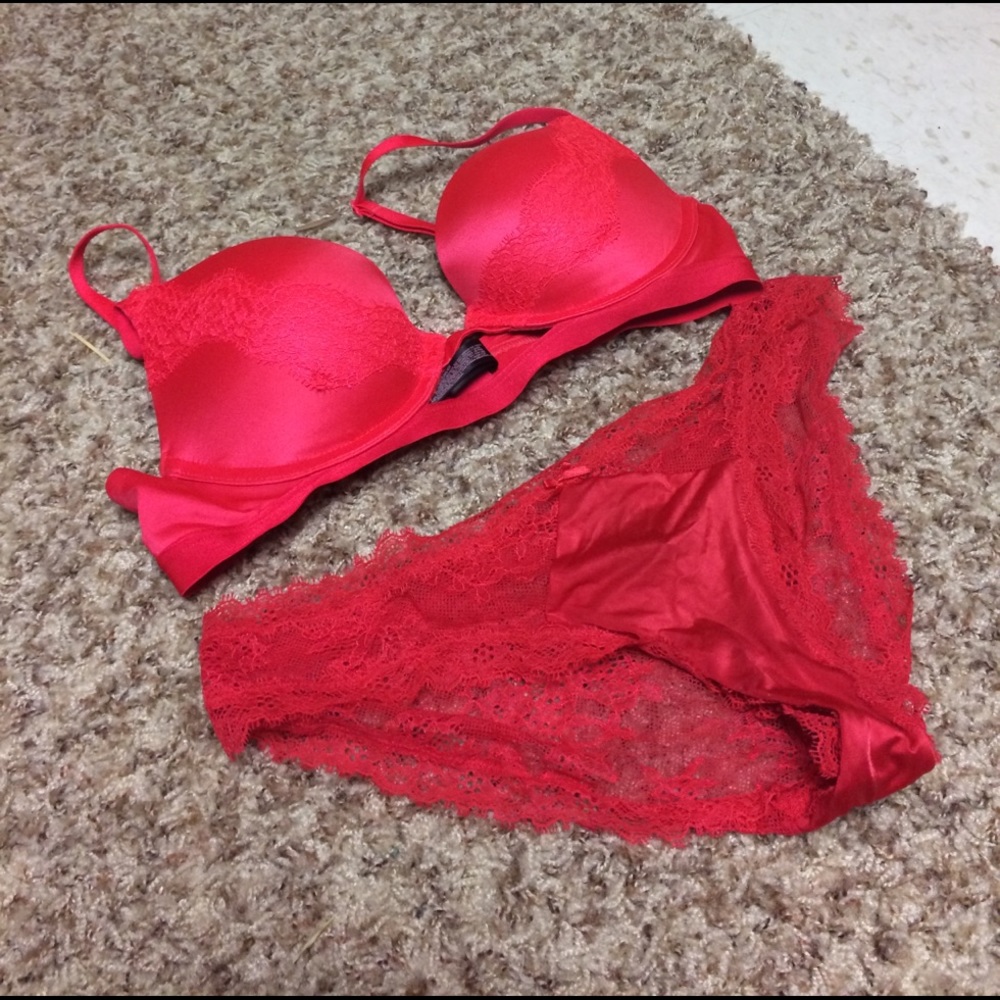 NWOT Very Sexy Victoria's Secret Bra and Panty Set
