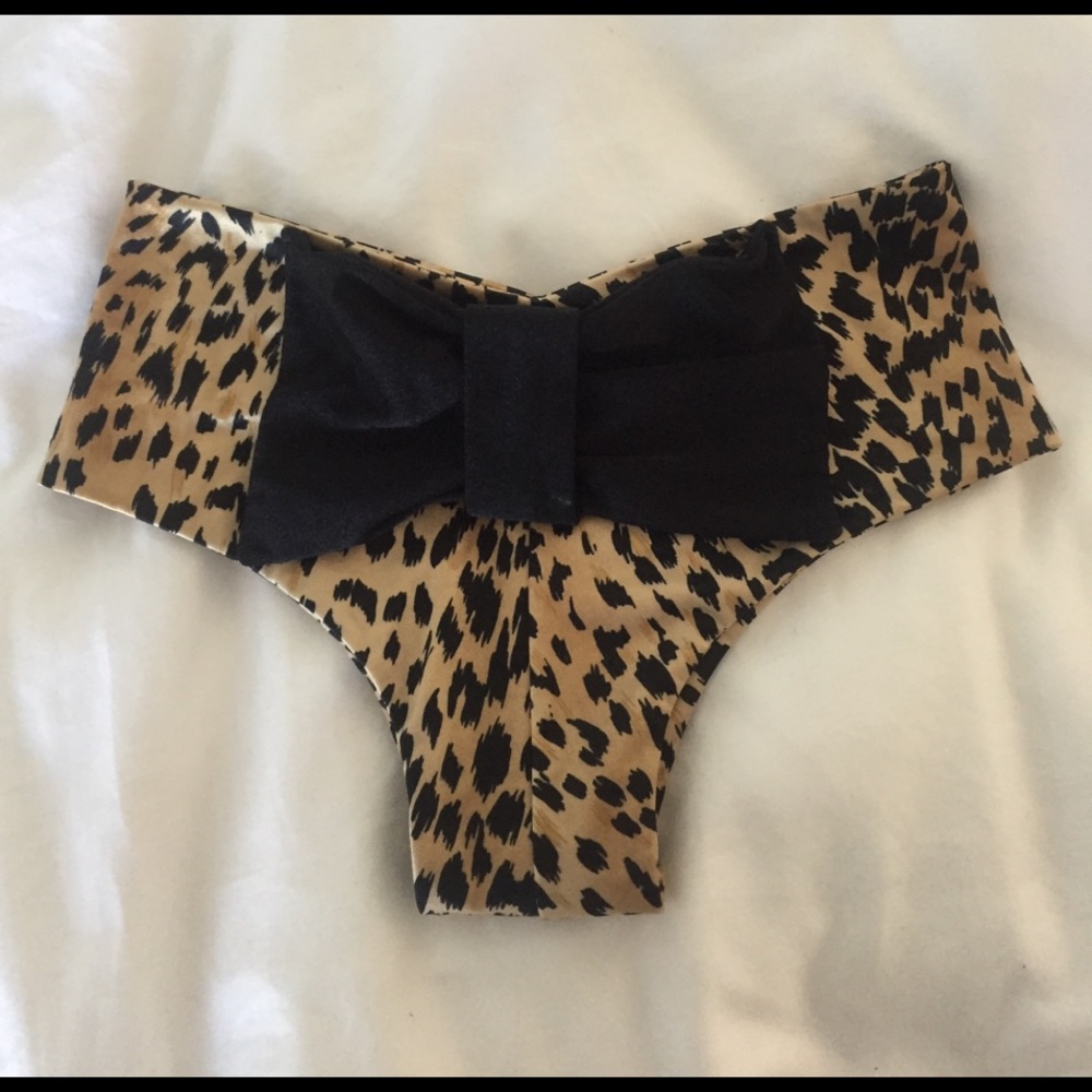 *SOLD* Lolli Cheetah Print Bottoms w/ Black Bow