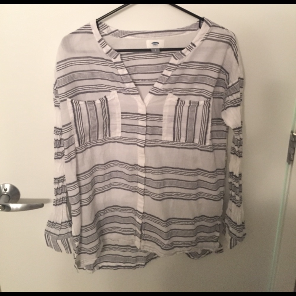 Old navy long sleeve loose-fit blouse/button down