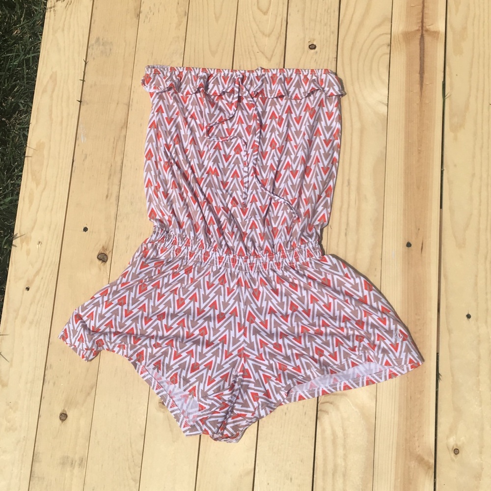 Cute Volcom romper! Like new ❤