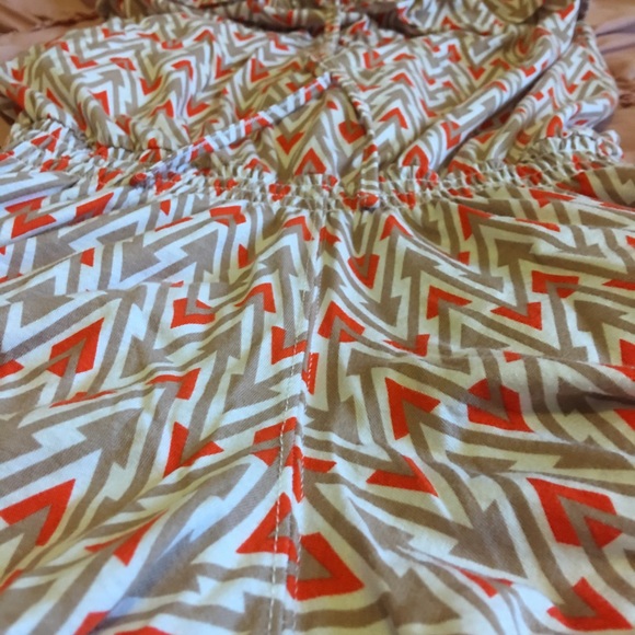 Cute Volcom romper! Like new ❤ - Picture 3 of 4