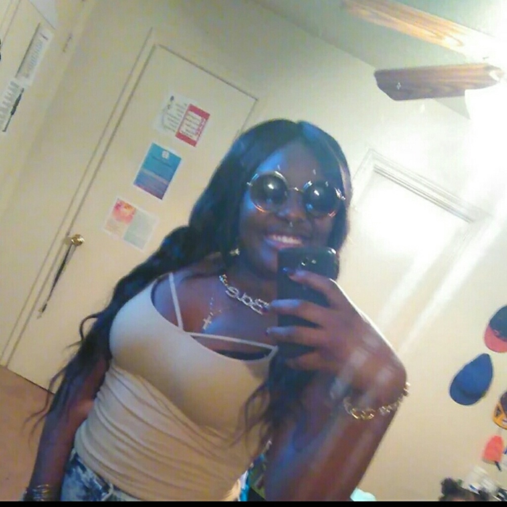 Meet your Posher, Tika