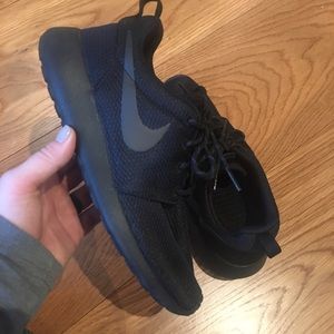 All Black Nike Roshe Run - Women Size 6.5 NWOT