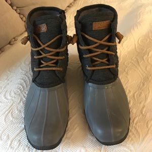 Quilted Sperry rain/snow boots.