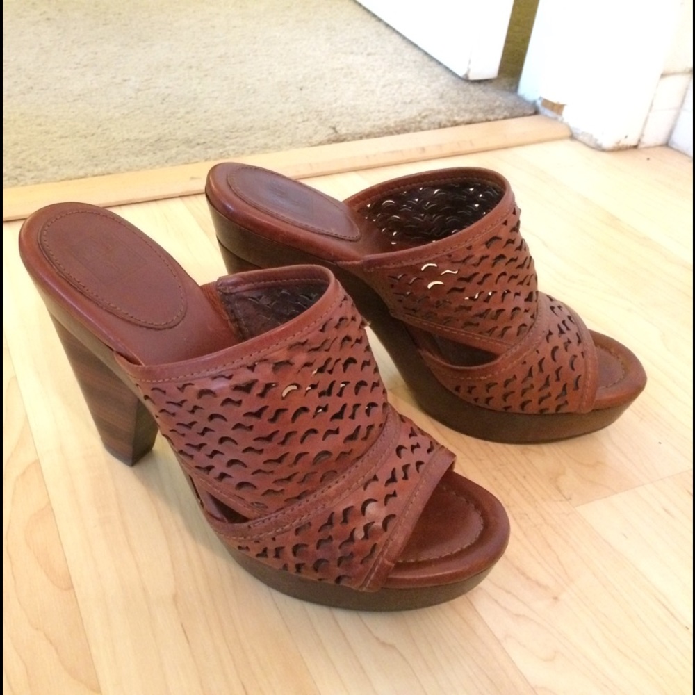 Frye Platform Slide