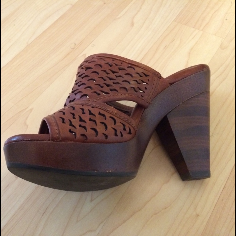 Frye Platform Slide - Picture 3 of 8