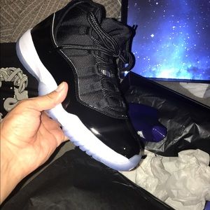 Space Jams size 9 brand new have receipt