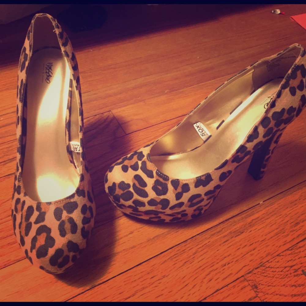 Leopard platform pumps