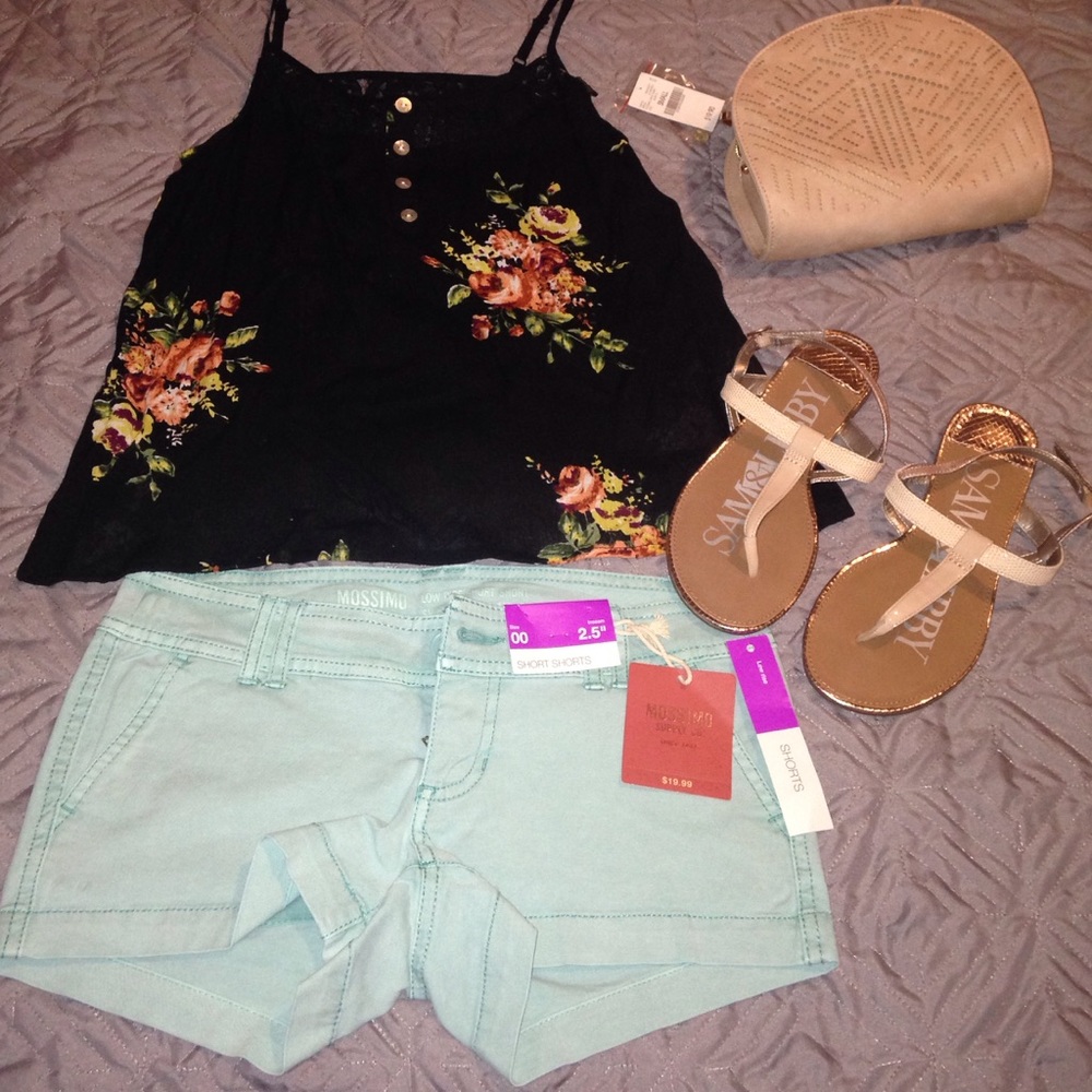 SOLD Mossimo shorts (2)