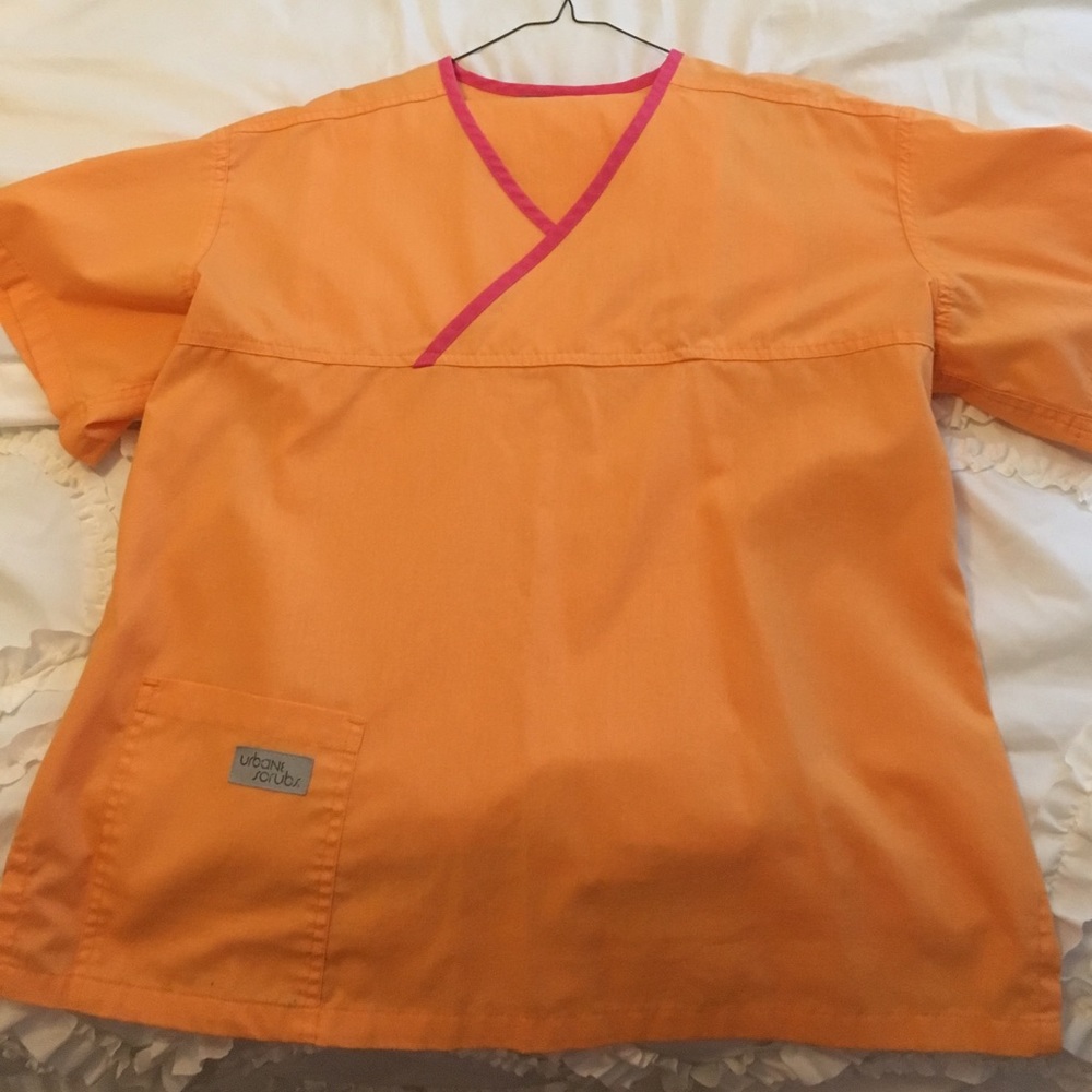 Orange urbane scrub set