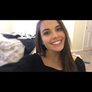 Meet your Posher, Kayla