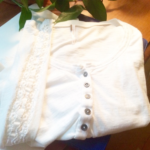 Free People Tops - FREE PEOPLE WHITE LONG SLEEVE TOP, SIZE SMALL
