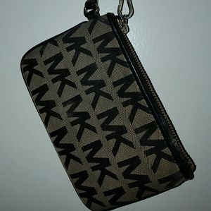 Michael khors wrist wallet