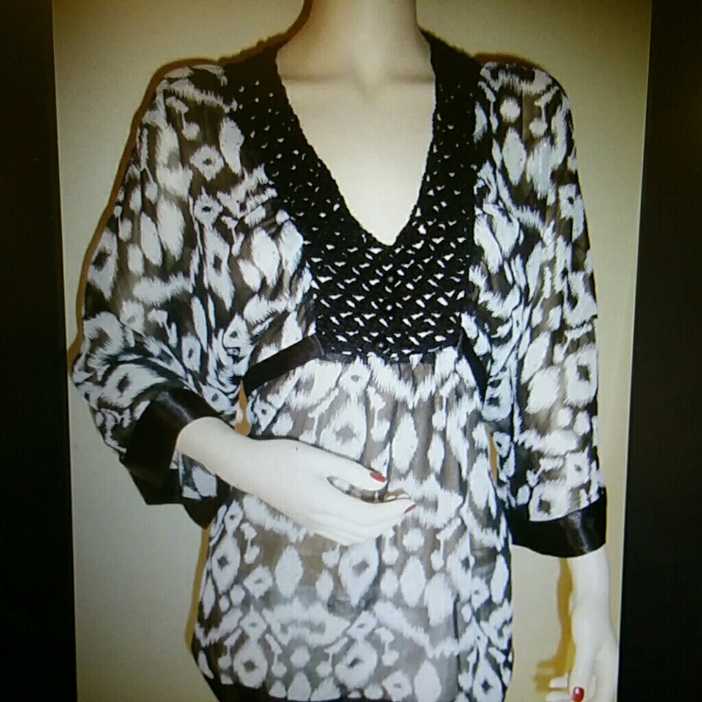 Bebe boho kimono crochet top blouse