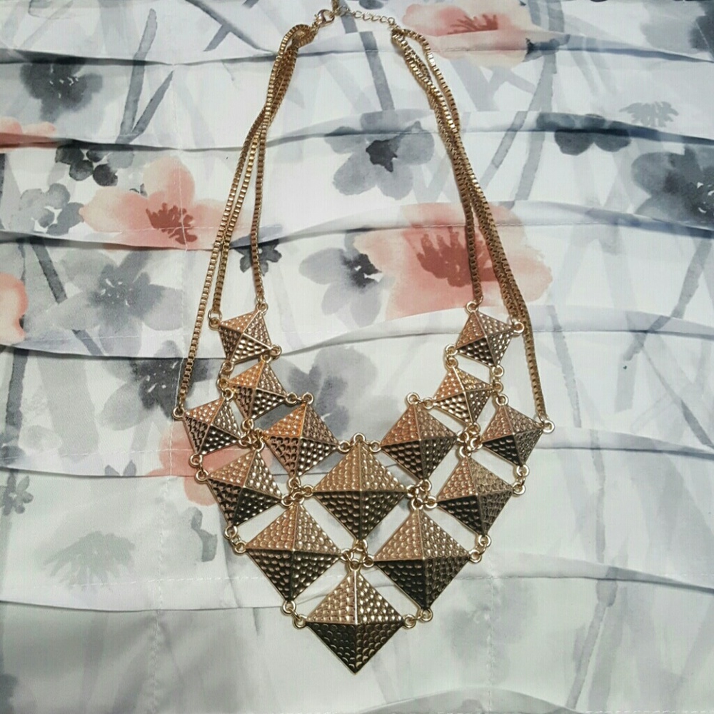 Charming Charlie statement necklace