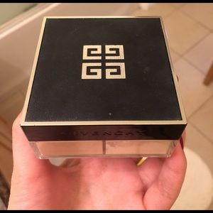 Givenchy face powder