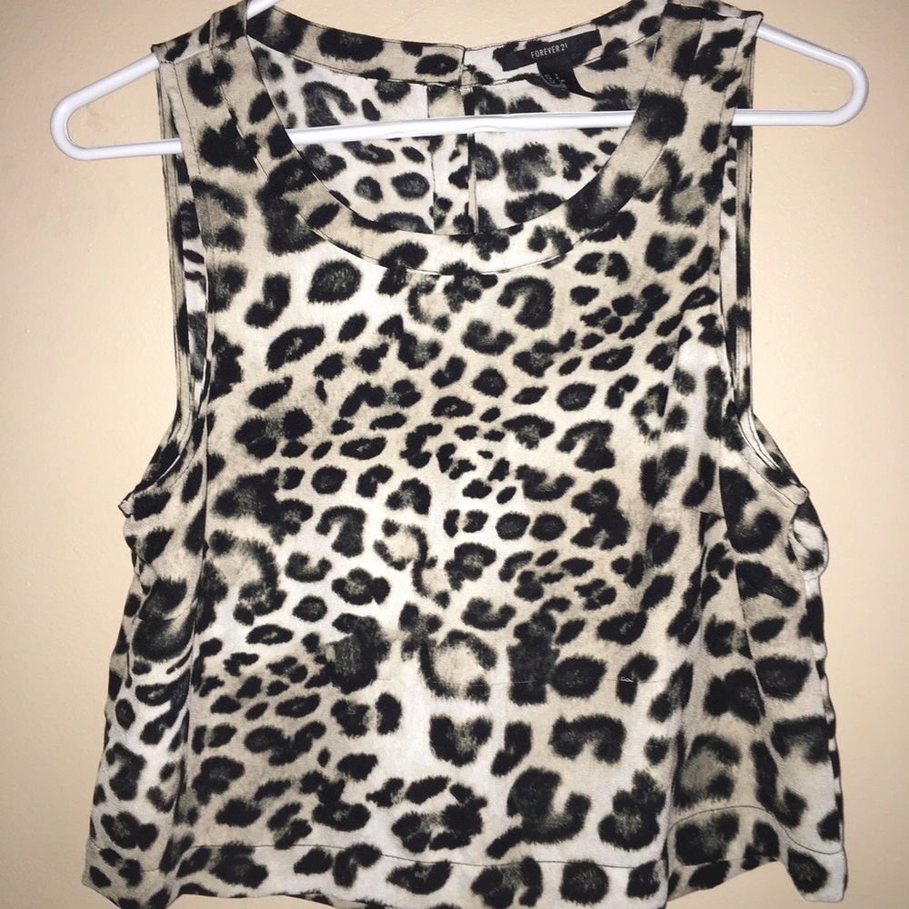cheetah loose crop top with open back