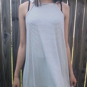 Cute stripped dress!