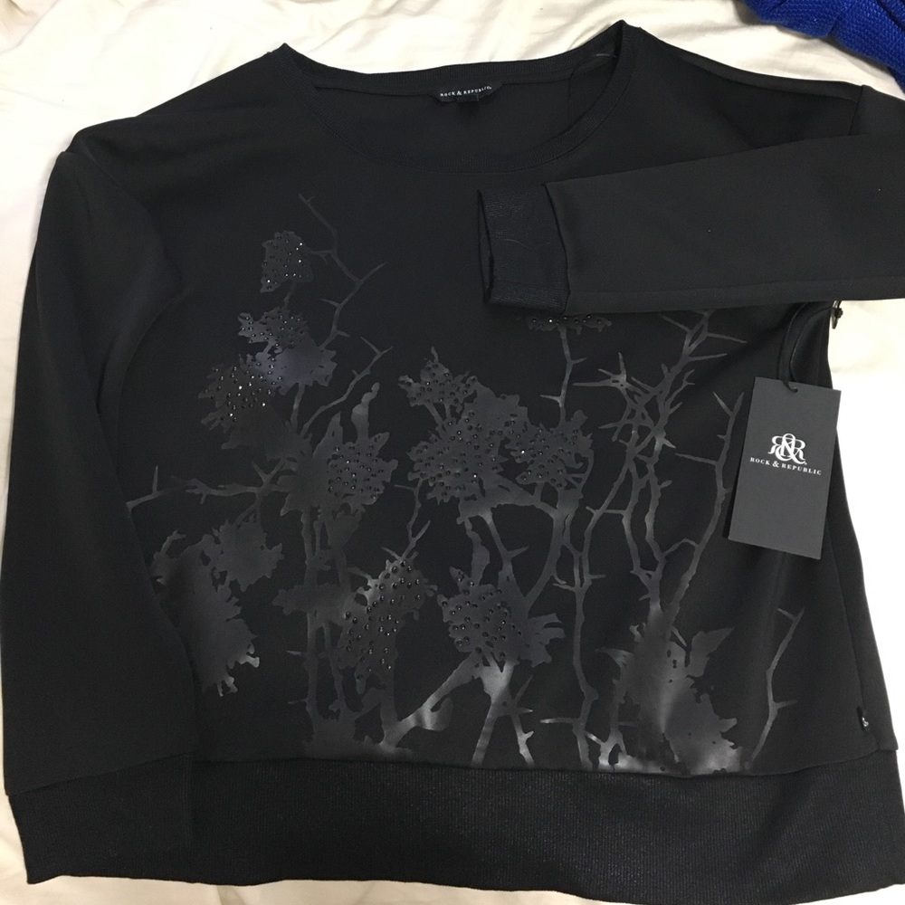 Large Rock & Republic crew neck