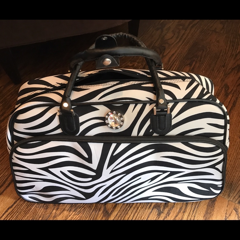 BRAND NEW overnight bag perfect for weekend trip!