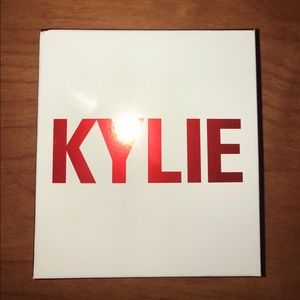 Kylie Jenner Makeup Kit